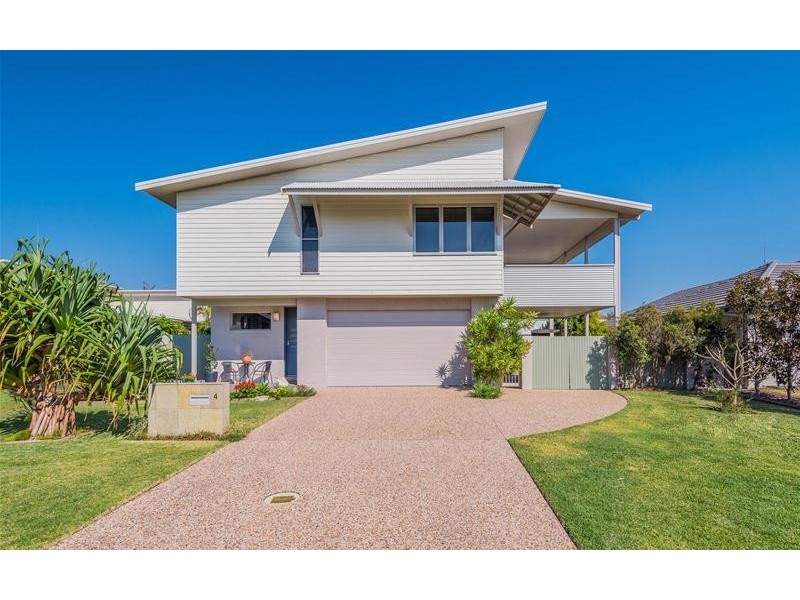 4 William Avenue, Yamba NSW 2464