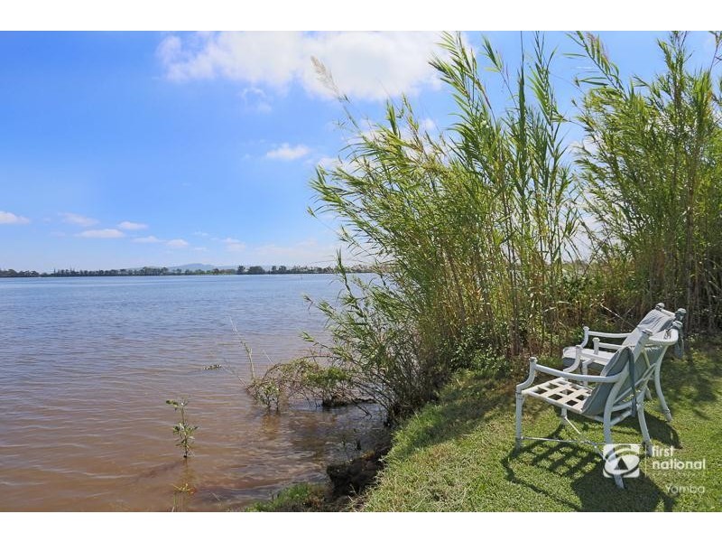 797A Yamba Road, Palmers Island NSW 2463