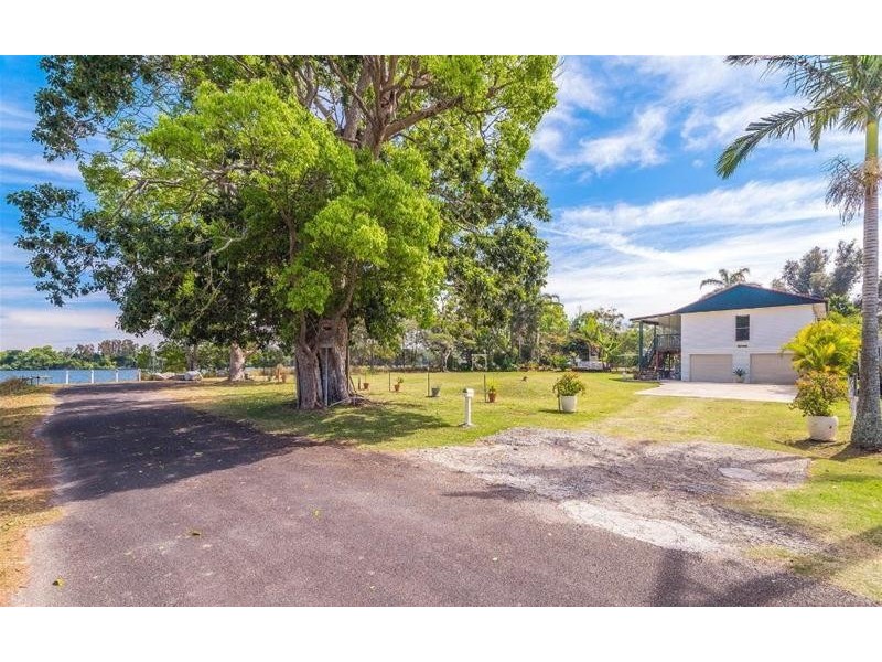 2 Yamba Street, Palmers Island NSW 2463