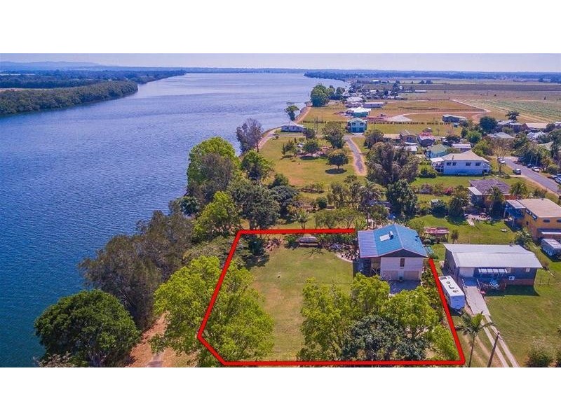 2 Yamba Street, Palmers Island NSW 2463