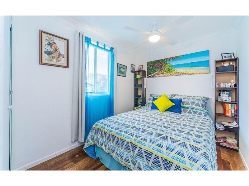 2 Yamba Street, Palmers Island NSW 2463