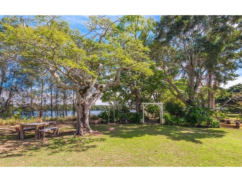 2 Yamba Street, Palmers Island NSW 2463