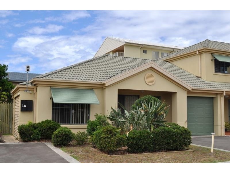 6/4-8  Beachside Way, Yamba NSW 2464