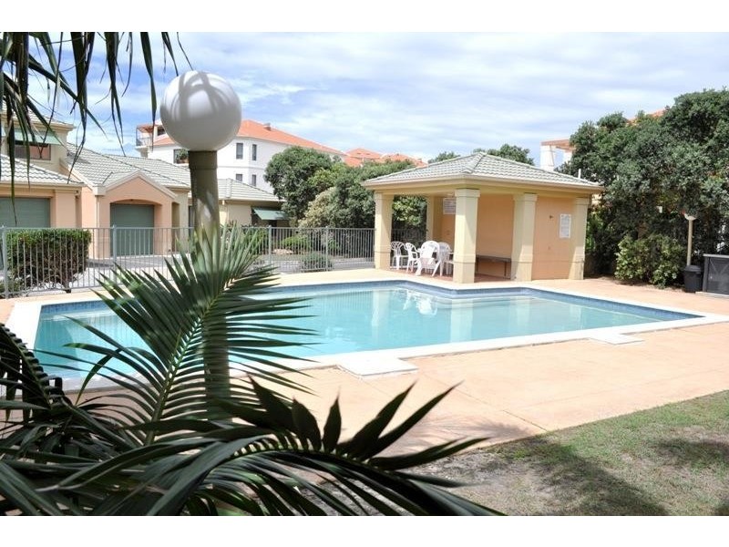 6/4-8  Beachside Way, Yamba NSW 2464