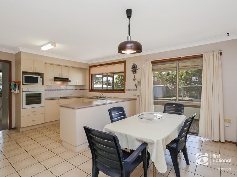 7 Roselands Avenue, Yamba NSW 2464
