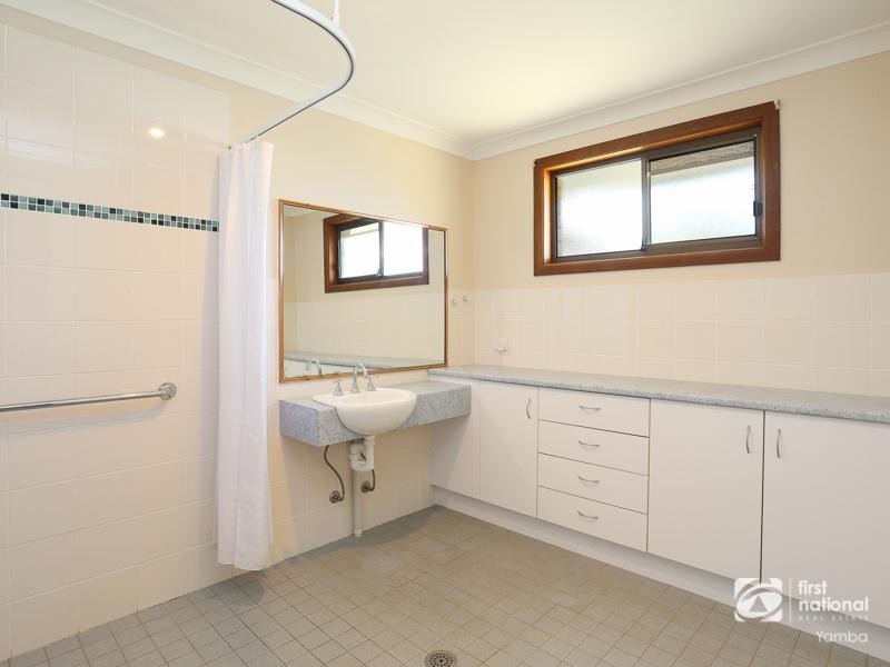 7 Roselands Avenue, Yamba NSW 2464