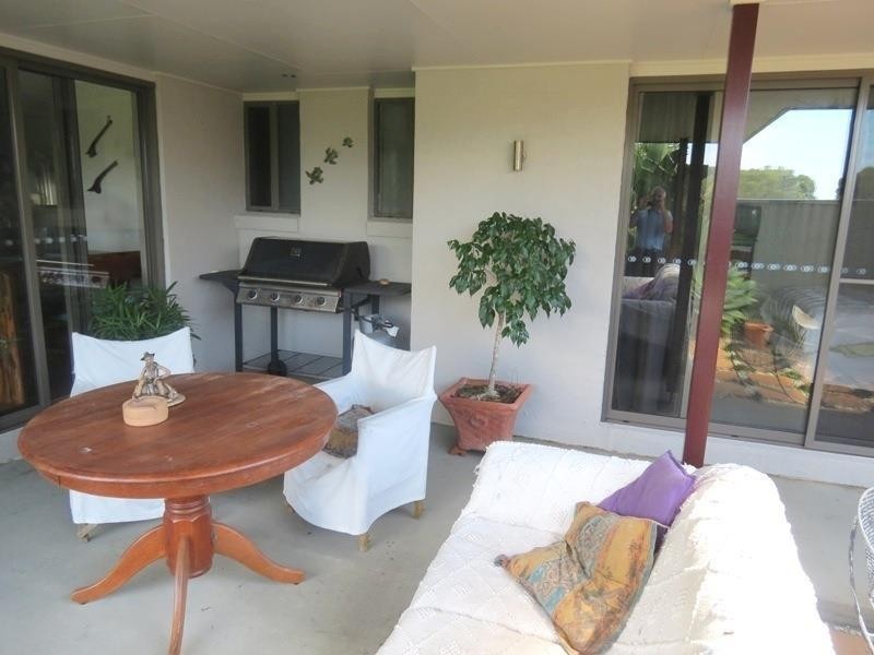 8 Buccaneers Court, Yamba NSW 2464