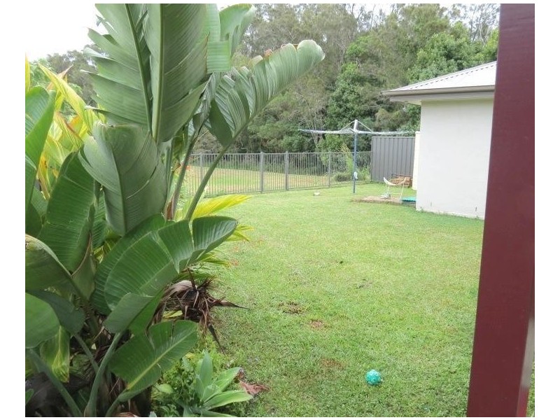 8 Buccaneers Court, Yamba NSW 2464