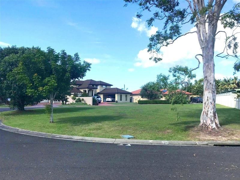 6 Edgewater Close, Yamba NSW 2464