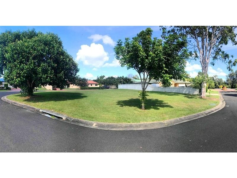 6 Edgewater Close, Yamba NSW 2464