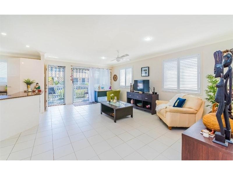 92 Poincianna Avenue, Yamba NSW 2464