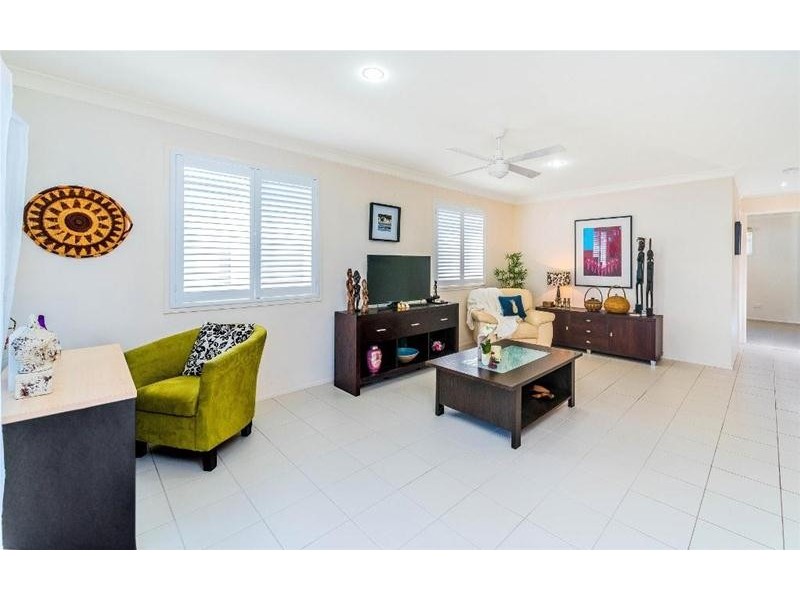 92 Poincianna Avenue, Yamba NSW 2464