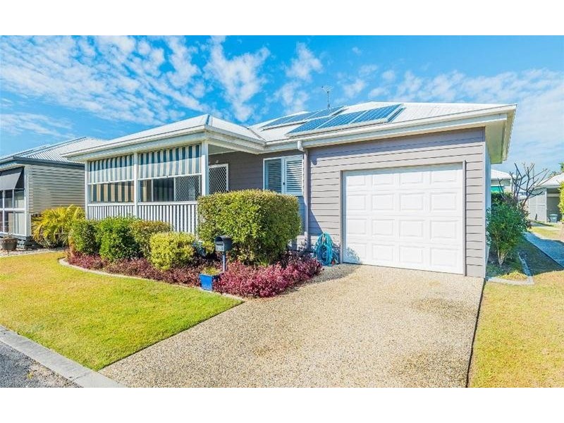 92 Poincianna Avenue, Yamba NSW 2464