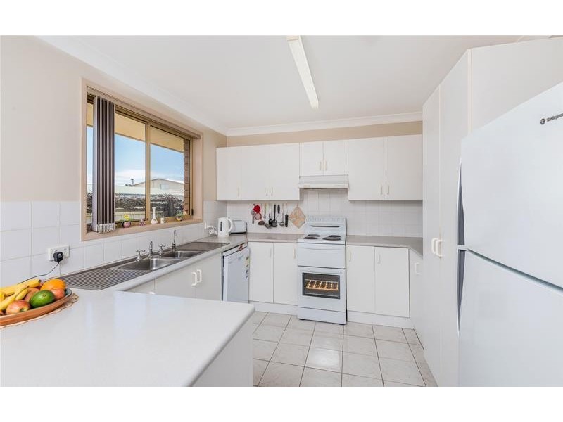 2/27 Heron Court, Yamba NSW 2464