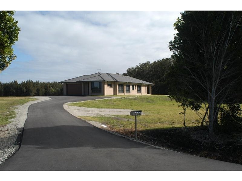 134 Carrs Drive, Yamba NSW 2464