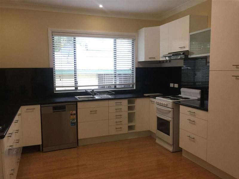 4 Carrington Street, Palmers Island NSW 2463