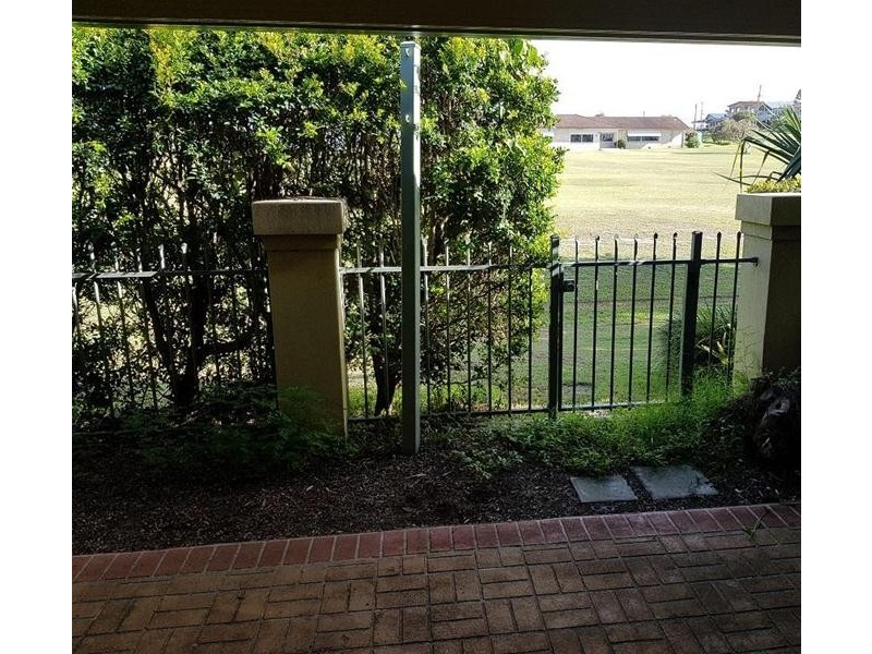 6/40 Beachside Way, Yamba NSW 2464