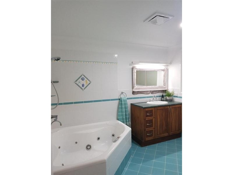 115 School Road, Palmers Island NSW 2463