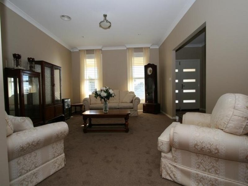 13 Stirling Avenue, Orange NSW 2800