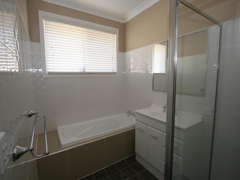 13 Stirling Avenue, Orange NSW 2800