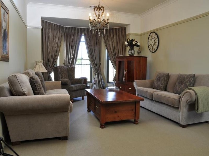 442 The Escort Way, Orange NSW 2800