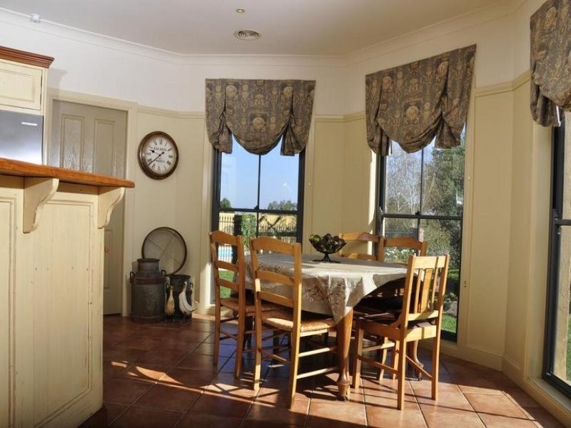 442 The Escort Way, Orange NSW 2800