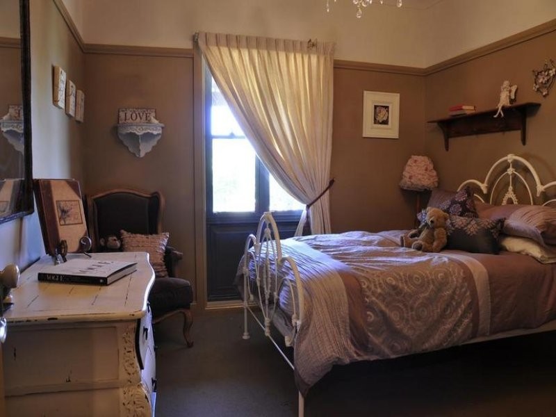 442 The Escort Way, Orange NSW 2800