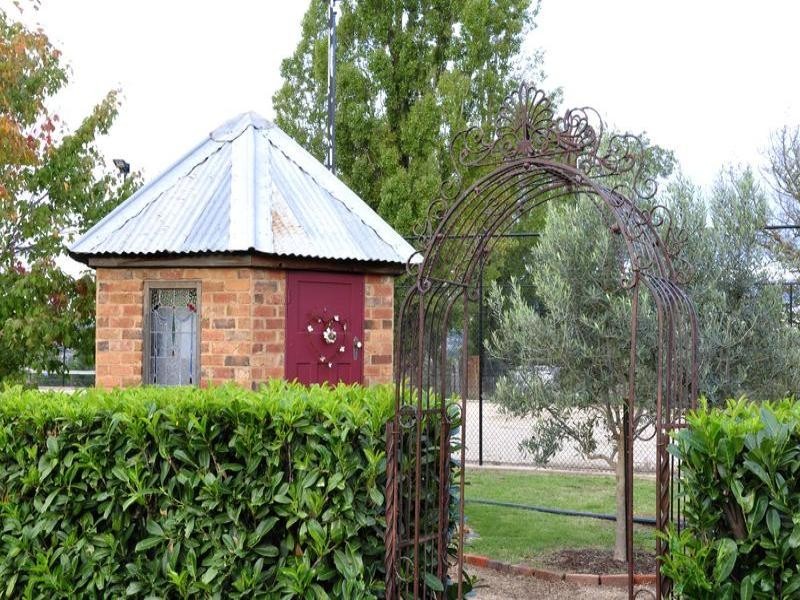 442 The Escort Way, Orange NSW 2800