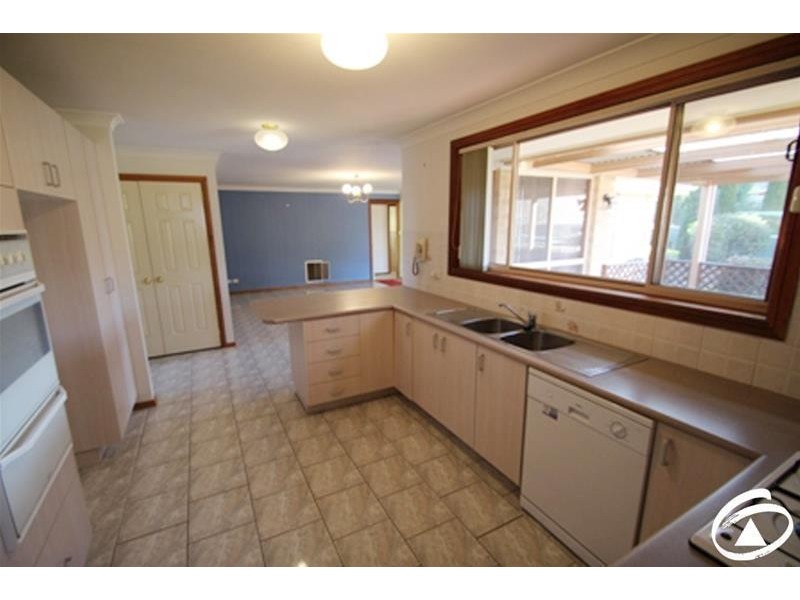 3 Booth Crescent, Orange NSW 2800
