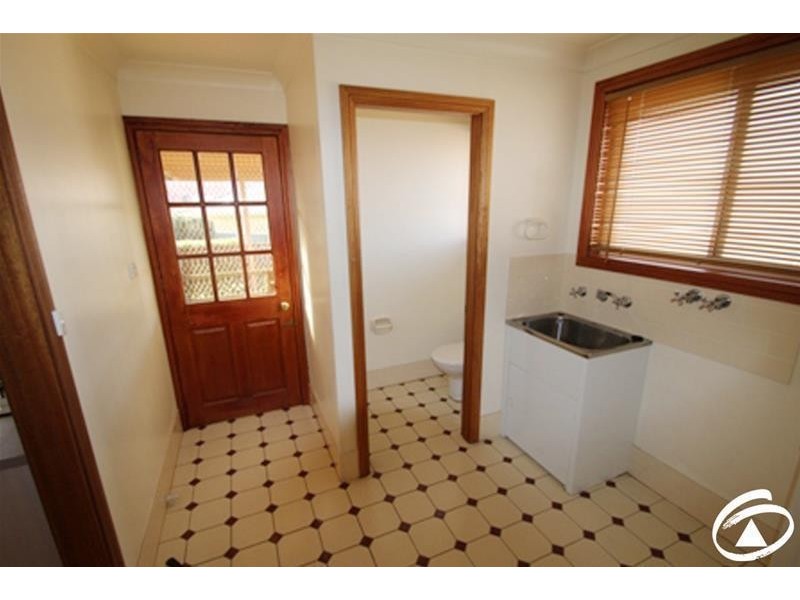 3 Booth Crescent, Orange NSW 2800