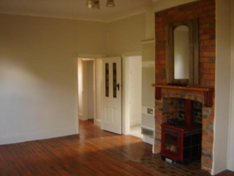 32 Martha Street, Blayney NSW 2799