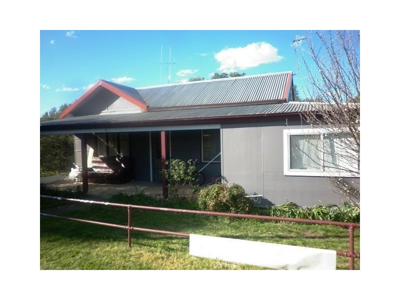 12 Molong Street, Manildra NSW 2865