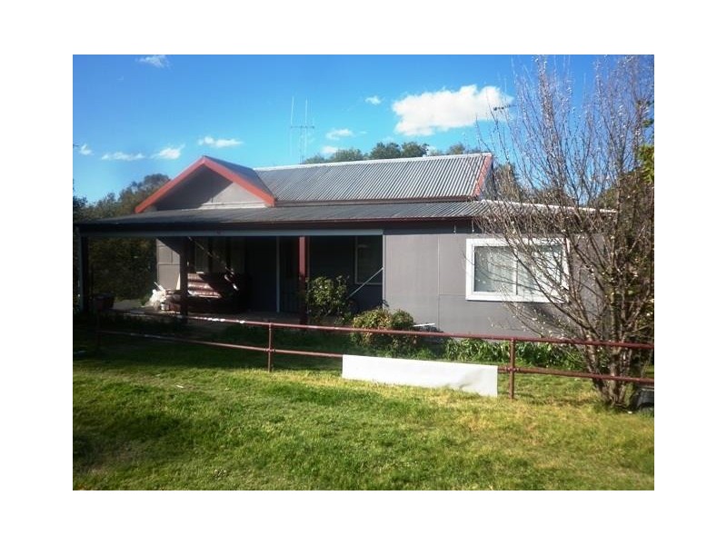 12 Molong Street, Manildra NSW 2865