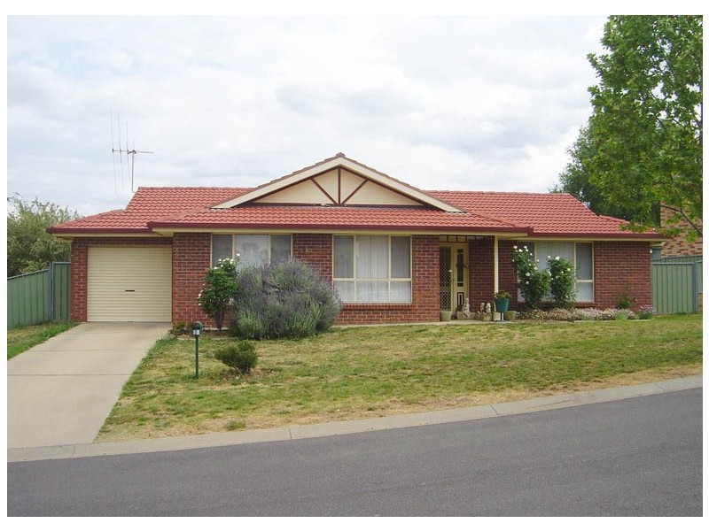 25 Agland Crescent, Orange NSW 2800