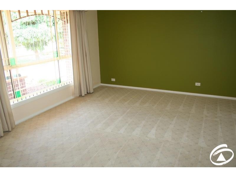 4 Mallee Place, Orange NSW 2800