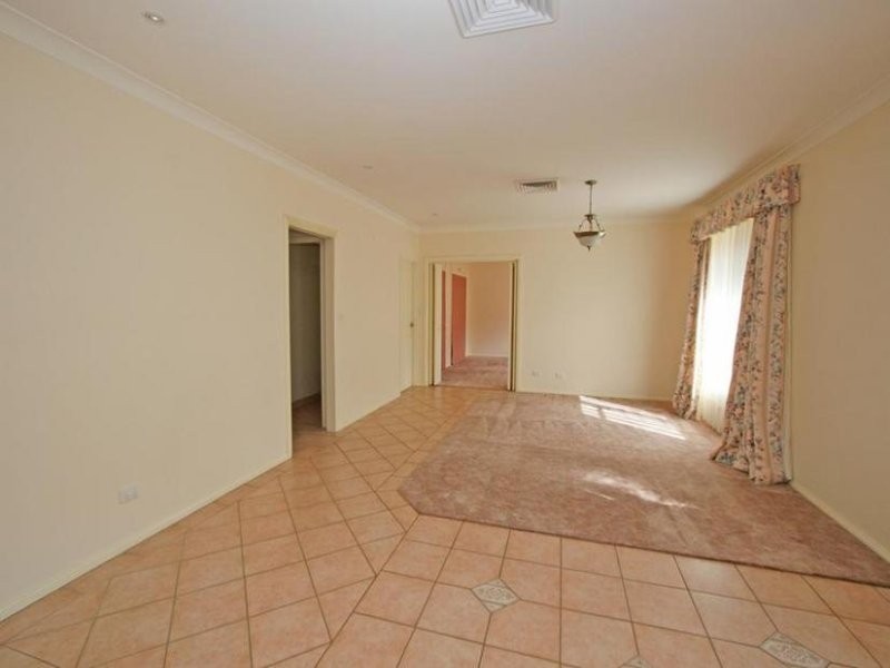 34 Hewitt Close, Orange NSW 2800