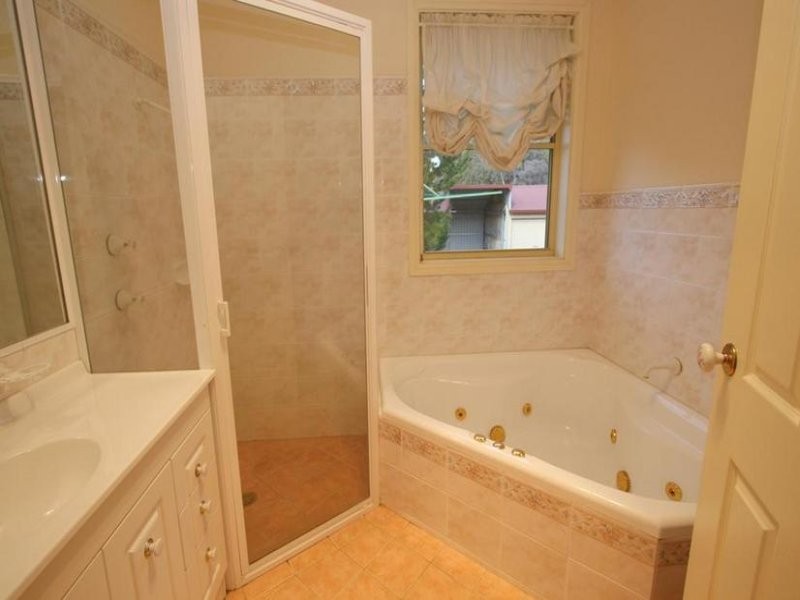 34 Hewitt Close, Orange NSW 2800