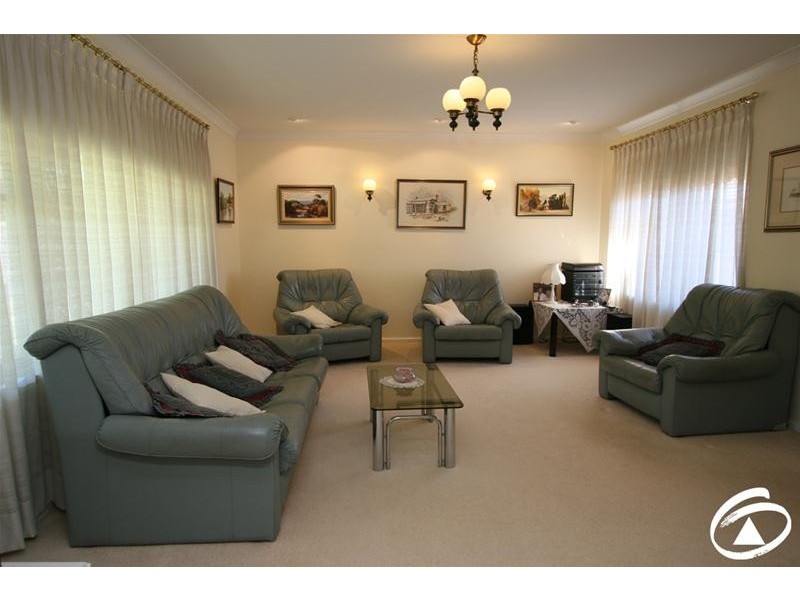 7 Karimi Way, Orange NSW 2800