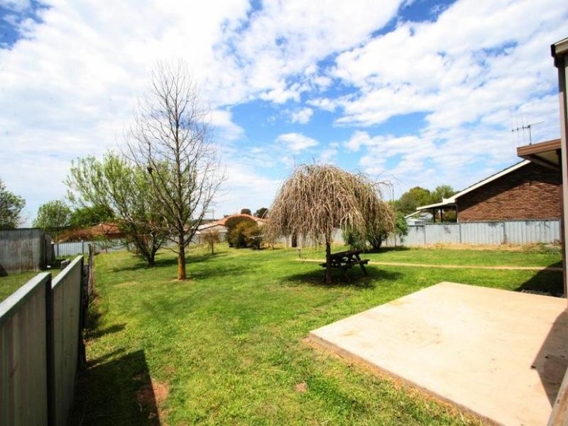 20 Worboys Street, Spring Hill NSW 2800