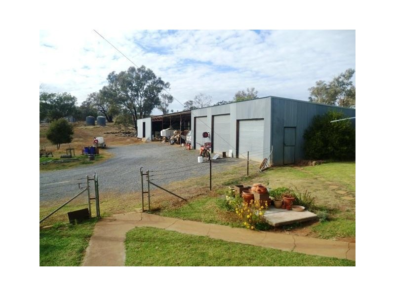 852 Kurrajong Road, Manildra NSW 2865