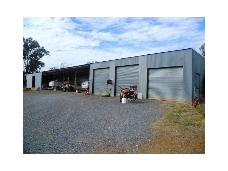 852 Kurrajong Road, Manildra NSW 2865