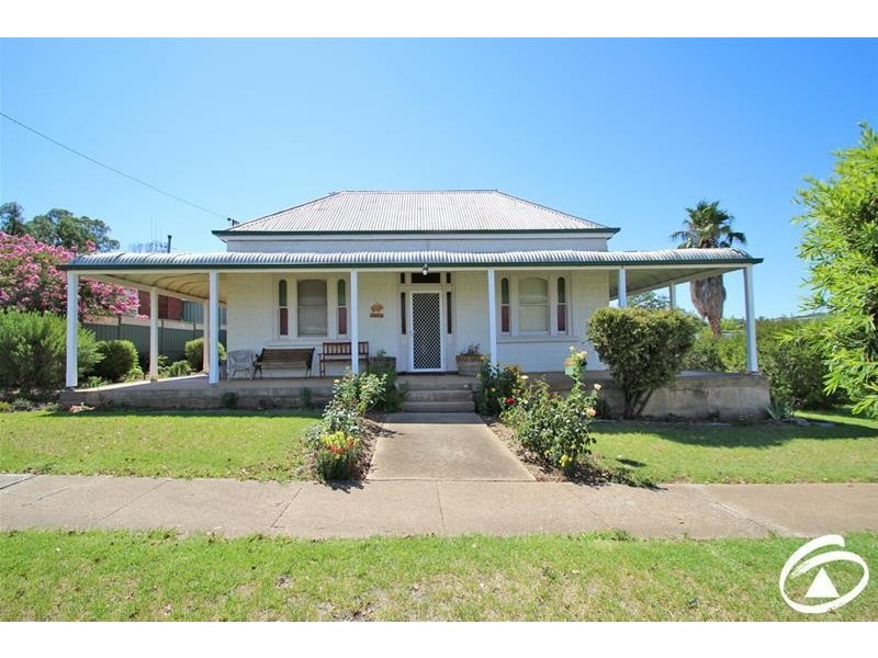 16 Derowie Street, Manildra NSW 2865