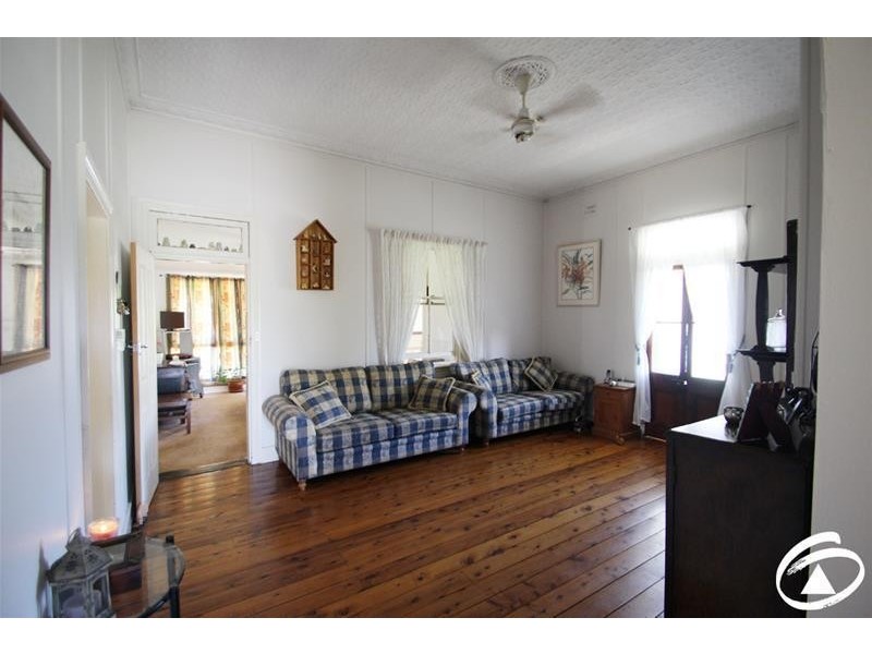 16 Derowie Street, Manildra NSW 2865