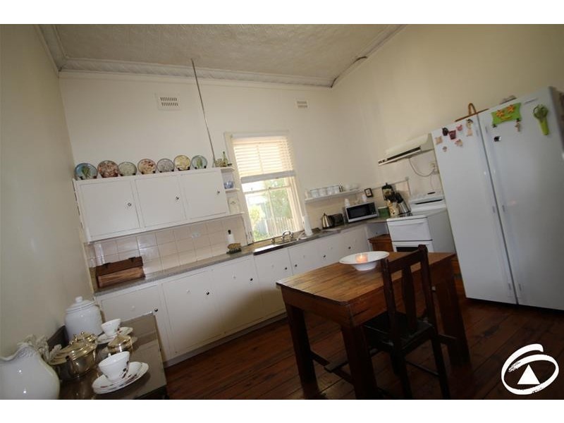 16 Derowie Street, Manildra NSW 2865