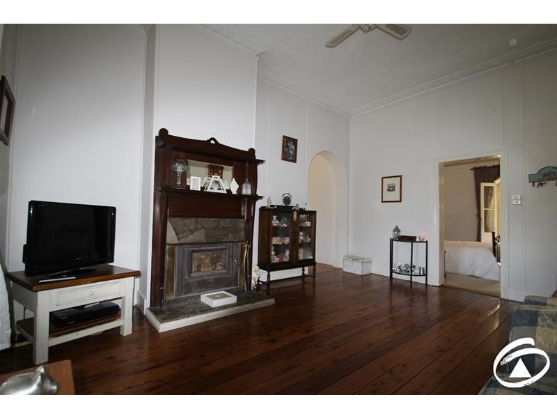 16 Derowie Street, Manildra NSW 2865