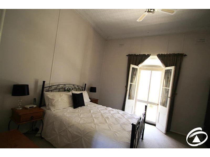 16 Derowie Street, Manildra NSW 2865