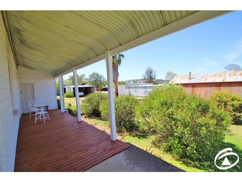 16 Derowie Street, Manildra NSW 2865