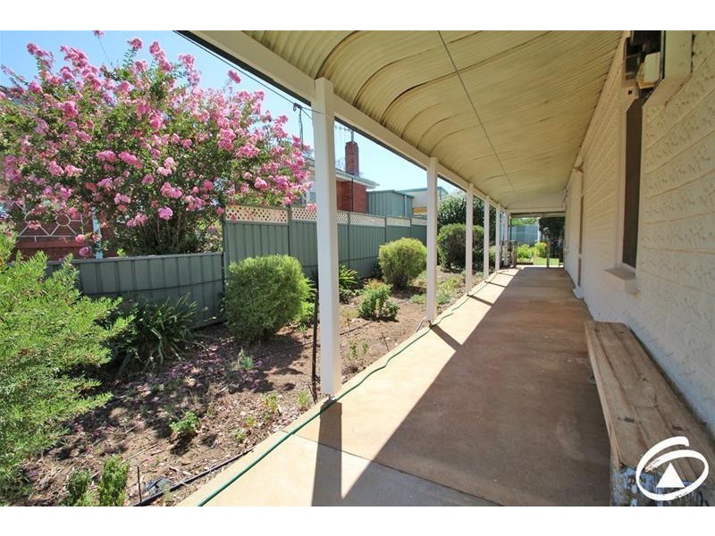 16 Derowie Street, Manildra NSW 2865