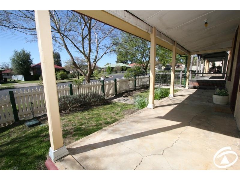 406 Summer Street East, Orange NSW 2800