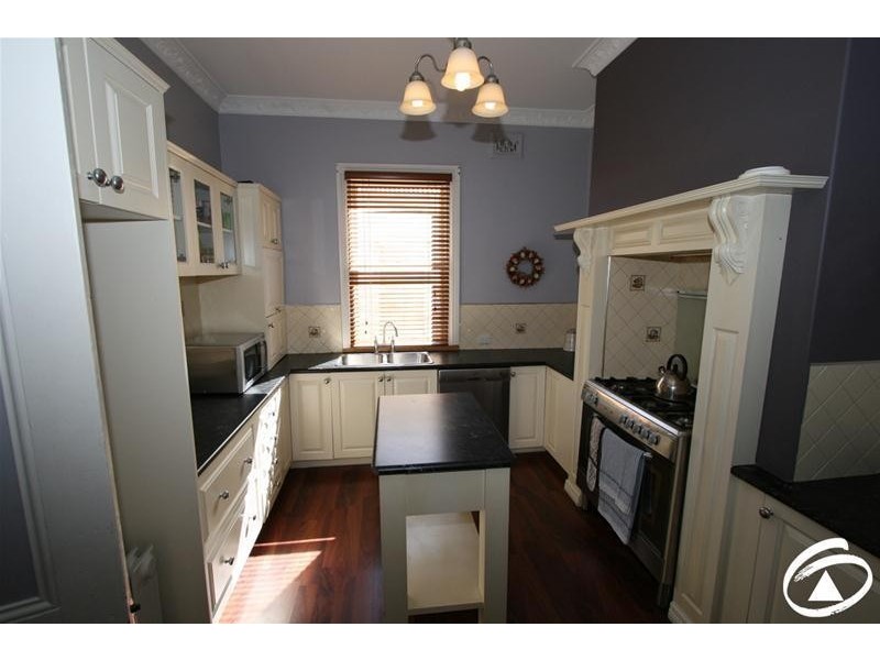 406 Summer Street East, Orange NSW 2800